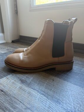 Everlane Leather Chelsea Boots Tan Brown Women’s Size 9.5 Minimal Ankle Boot